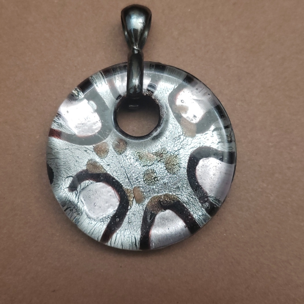 Five Glass Pendants - Picture 4 of 6